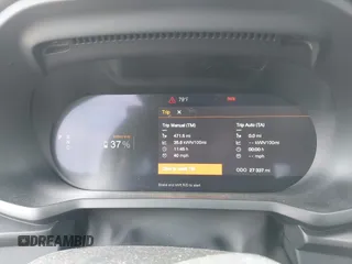 2021 Polestar 2 Launch Edition z VIN LPSED3KA2ML006199, wystawiony jako IAAI lot #42107287 z przebiegiem 27 337 mil mil oraz . Historia ofert i sprzedaży dostępna na DreamBid. Obrazek 7.