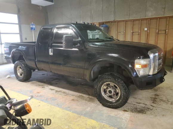 1999 Ford F-250 XL z VIN 1FTNX21F9XEB44305, wystawiony jako Copart lot #57709325 z przebiegiem 322 402 mil mil oraz Czysty tytuł • Clean title. Historia ofert i sprzedaży dostępna na DreamBid. Obrazek 4.
