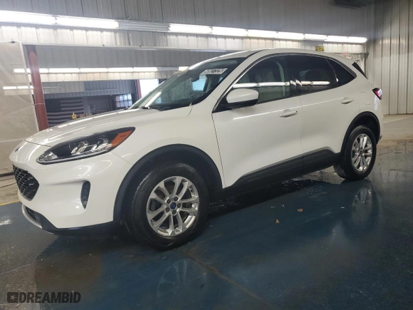 2021 Ford Escape SE with VIN 1FMCU9G63MUB08025, listed as a Copart auction lot 50927325 with 117,570 mi miles and Clean Title. Bid and sale history available at carsss.com. Image 1.