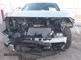 2024 Kia EV9 Land z VIN KNDADFS52R6025531, wystawiony jako IAAI lot #40831011 z przebiegiem Nie podano mil oraz . Historia ofert i sprzedaży dostępna na DreamBid. Obrazek 6.