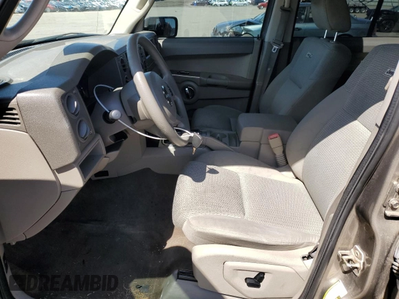 2006 Jeep Commander z VIN 1J8HG48K66C273648, wystawiony jako Copart lot #51920715 z przebiegiem 210 848 mil mil oraz Nie do naprawy • Non repairable. Historia ofert i sprzedaży dostępna na DreamBid. Obrazek 7.