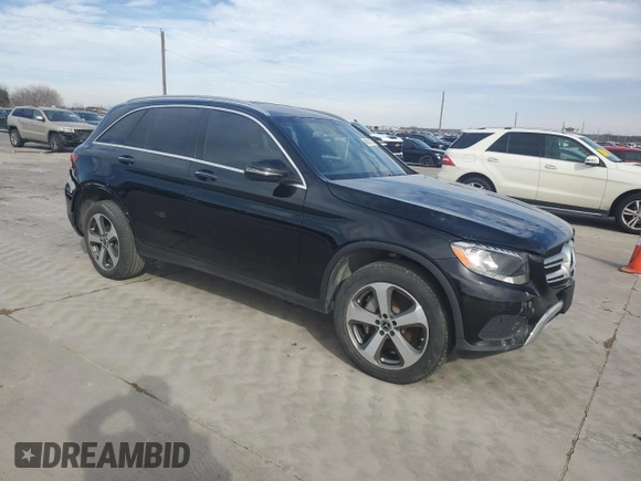 2019 Mercedes-Benz GLC 300 with VIN WDC0G4JB0KV171740, listed as a Copart auction lot 43021115 with 33,764 mi miles and Clean title. Bid and sale history available at DreamBid. Image 4.