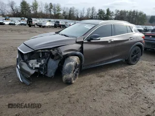 2017 Infiniti QX30 Luxury with VIN SJKCH5CRXHA016187, listed as a Copart auction lot 44020604 with 89,105 mi miles. Bid and sale history available at carsss.com. Image 1.