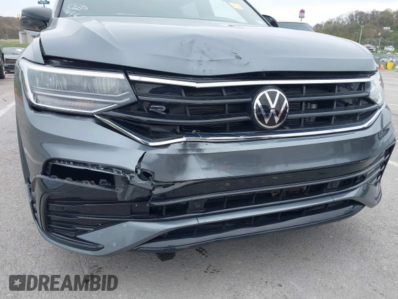 2023 Volkswagen Tiguan SE R-Line Black с VIN 3VVCB7AX5PM039767, выставлен на аукционе IAAI как лот 42014072 с пробегом 18 424 миль миль и . История ставок и продаж доступна на DreamBid. Изображение 6.
