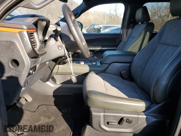 2024 Ford Expedition Timberline с VIN 1FMJU1RGXREA60667, выставлен на аукционе Copart как лот 89110905 с пробегом 4 895 миль миль и Списание • Salvage title. История ставок и продаж доступна на DreamBid. Изображение 7.