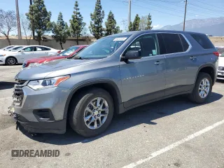 2020 Chevrolet Traverse LS z VIN 1GNERFKW0LJ159333, wystawiony jako Copart lot #56566395 z przebiegiem 75 256 mil mil oraz Szkoda całkowita • Salvage title. Historia ofert i sprzedaży dostępna na DreamBid. Obrazek 1.