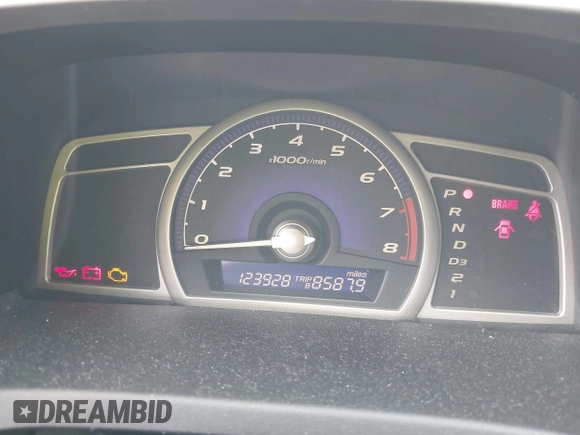 2006 Honda Civic LX z VIN 1HGFA16526L029332, wystawiony jako IAAI lot #41752392 z przebiegiem 123 928 mil mil oraz . Historia ofert i sprzedaży dostępna na DreamBid. Obrazek 7.