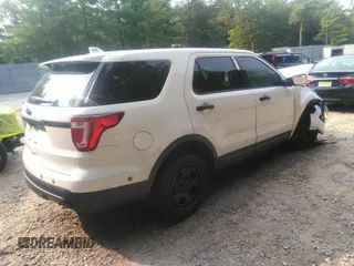 2017 Ford Police Interceptor Utility z VIN 1FM5K8AR9HGA24386, wystawiony jako IAAI lot #37197888 z przebiegiem 80 013 mil mil oraz . Historia ofert i sprzedaży dostępna na DreamBid. Obrazek 4.