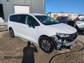 2024 Chrysler Pacifica Hybrid Select z VIN 2C4RC1S78RR123711, wystawiony jako Copart lot #55967745 z przebiegiem 12 042 mil mil oraz Nie do naprawy. Historia ofert i sprzedaży dostępna na DreamBid. Obrazek 4.