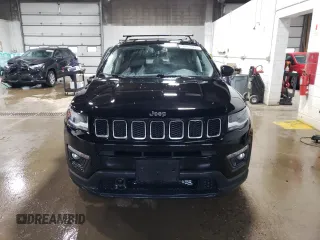 2018 Jeep Compass Latitude z VIN 3C4NJDBB5JT392910, wystawiony jako Copart lot #58401385 z przebiegiem 93 739 mil mil oraz Szkoda całkowita • Salvage title. Historia ofert i sprzedaży dostępna na DreamBid. Obrazek 5.