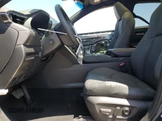 2022 Toyota Venza LE z VIN JTEAAAAH4NJ090519, wystawiony jako Copart lot #58084385 z przebiegiem 4 448 mil mil oraz Szkoda całkowita • Salvage title. Historia ofert i sprzedaży dostępna na DreamBid. Obrazek 7.