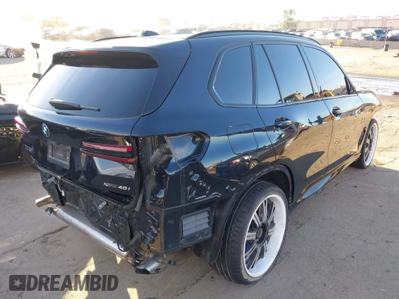 2024 BMW X5 xDrive40i z VIN 5UX23EU07R9V23529, wystawiony jako IAAI lot #41612999 z przebiegiem 18 886 mil mil oraz . Historia ofert i sprzedaży dostępna na DreamBid. Obrazek 4.