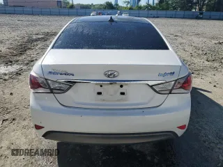2012 Hyundai Sonata Hybrid z VIN KMHEC4A41CA035615, wystawiony jako Copart lot #57232455 z przebiegiem 177 688 mil mil oraz Szkoda całkowita • Salvage title. Historia ofert i sprzedaży dostępna na DreamBid. Obrazek 6.