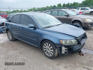 2005 Volvo S40 z VIN YV1MS382452091623, wystawiony jako IAAI lot #42311105 z przebiegiem 269 001 mil mil oraz . Historia ofert i sprzedaży dostępna na DreamBid. Obrazek 1.