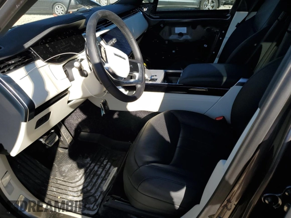 2024 Land Rover Range Rover SE z VIN SALKPBFU2RA213736, wystawiony jako Copart lot #81138104 z przebiegiem 5 250 mil mil oraz Szkoda całkowita • Salvage title. Historia ofert i sprzedaży dostępna na DreamBid. Obrazek 7.