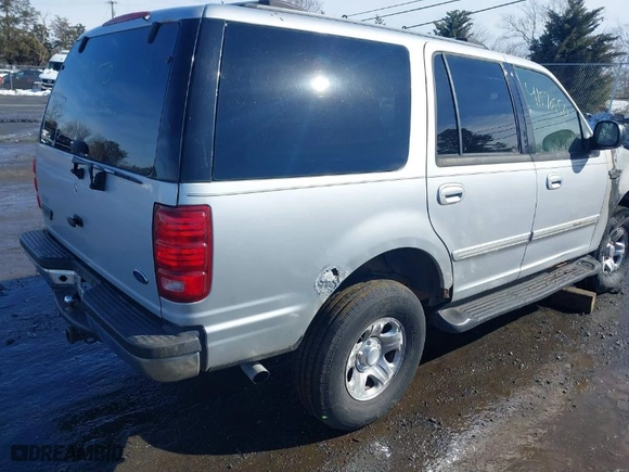 2001 Ford Expedition XLT with VIN 1FMPU16L61LA48480, listed as a IAAI auction lot 41570550 with 1 mi miles. Bid and sale history available at carsss.com. Image 4.