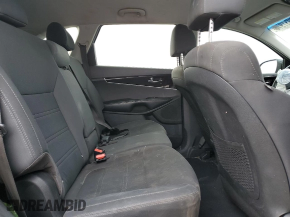 2019 Kia Sorento LX with VIN 5XYPG4A33KG523343, listed as a Copart auction lot 88931975 with 164,664 mi miles and Salvage Title. Bid and sale history available at carsss.com. Image 11.