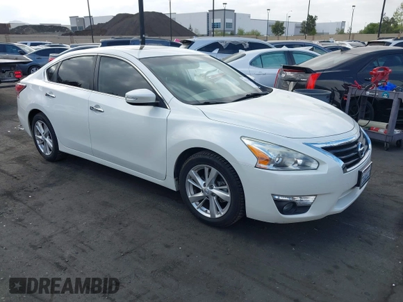 2014 Nissan Altima 2.5 S with VIN 1N4AL3AP4EN256344, listed as a IAAI auction lot 42028953 with 111,984 mi miles. Bid and sale history available at carsss.com. Image 1.