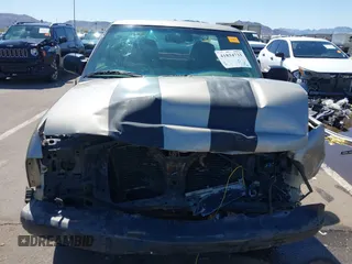 2000 GMC Sonoma SLS z VIN 1GTCS19W5Y8227668, wystawiony jako IAAI lot #41834733 z przebiegiem Nie podano mil oraz . Historia ofert i sprzedaży dostępna na DreamBid. Obrazek 6.