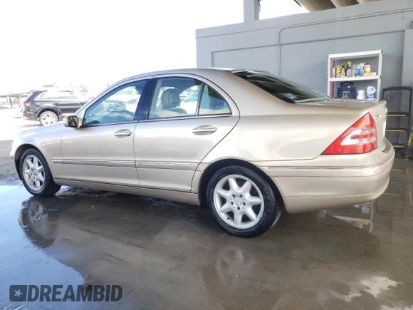 2003 Mercedes-Benz C 240 z VIN WDBRF81J53F428061, wystawiony jako Copart lot #76606014 z przebiegiem Nie podano mil oraz Nie do naprawy • Non repairable. Historia ofert i sprzedaży dostępna na DreamBid. Obrazek 2.