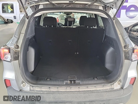 2022 Ford Escape SE with VIN 1FMCU9G64NUB33193, listed as a IAAI auction lot 42733930 with 73,871 mi miles and . Bid and sale history available at DreamBid. Image 9.