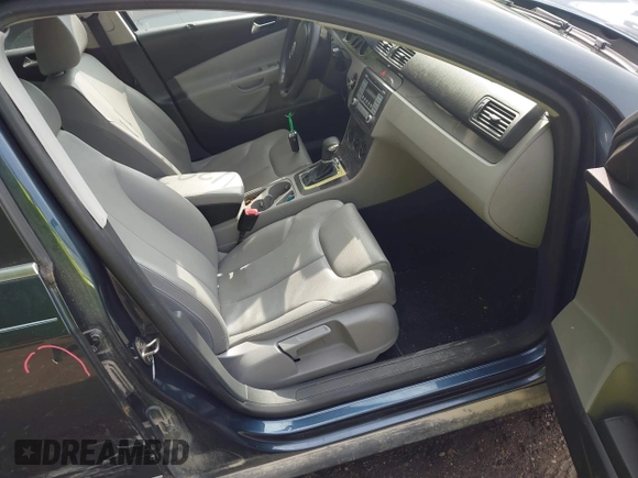 2008 Volkswagen Passat Komfort with VIN WVWXK73C58E234589, listed as a IAAI auction lot 42534711 with 156,519 mi miles and . Bid and sale history available at DreamBid. Image 5.