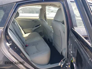 2012 Toyota Prius One z VIN JTDKN3DU1C1523891, wystawiony jako IAAI lot #42372948 z przebiegiem 219 017 mil mil oraz . Historia ofert i sprzedaży dostępna na DreamBid. Obrazek 8.