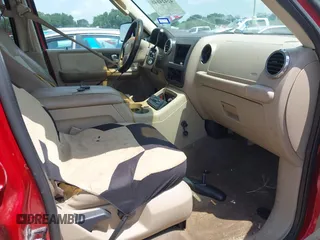 2003 Ford Expedition Eddie Bauer z VIN 1FMFU17L63LB80202, wystawiony jako IAAI lot #42424848 z przebiegiem 284 799 mil mil oraz . Historia ofert i sprzedaży dostępna na DreamBid. Obrazek 5.