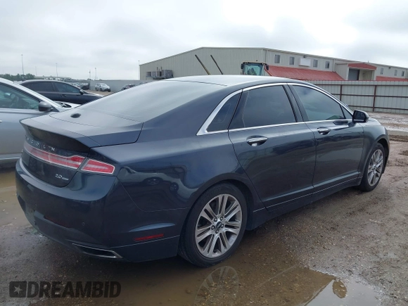 2014 Lincoln MKZ with VIN 3LN6L2G90ER829154, listed as a IAAI auction lot 41653378 with 199,363 mi miles. Bid and sale history available at carsss.com. Image 4.