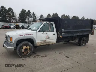 2001 GMC Sierra 1500 with VIN 3GDKC34GX1M100674, listed as a Copart auction lot 43498685 with 140,259 mi miles and Salvage Title. Bid and sale history available at DreamBid. Image 1.