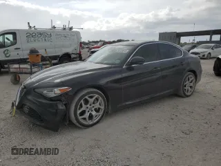 2021 Alfa Romeo Giulia Ti z VIN ZARFANBN0M7649345, wystawiony jako Copart lot #55123615 z przebiegiem 29 562 mil mil oraz Szkody całkowita. Historia ofert i sprzedaży dostępna na DreamBid. Obrazek 1.