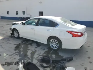 2016 Nissan Altima S with VIN 1N4AL3AP6GN389030, listed as a Copart auction lot 49733305 with 130,879 mi miles and Salvage Title. Bid and sale history available at carsss.com. Image 2.