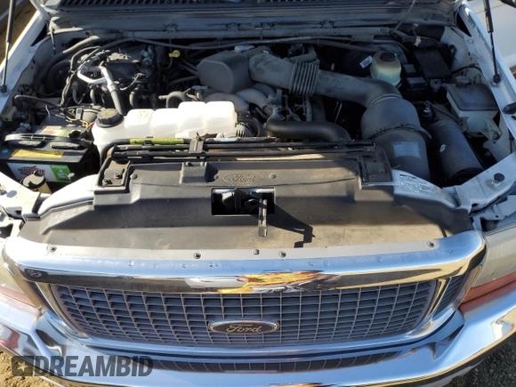2000 Ford Excursion Limited with VIN 1FMNU43S5YEE00578, listed as a Copart auction lot 51842985 with 174,089 mi miles and Clean title. Bid and sale history available at DreamBid. Image 12.