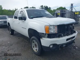 2013 GMC Sierra 2500HD Denali z VIN 1GT125E8XDF238662, wystawiony jako IAAI lot #42253366 z przebiegiem 250 409 mil mil oraz . Historia ofert i sprzedaży dostępna na DreamBid. Obrazek 14.