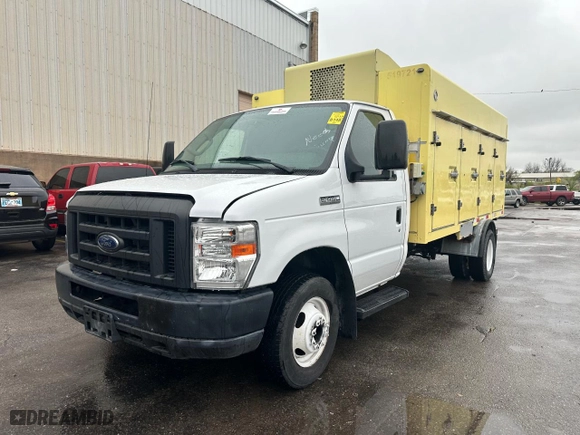 2019 Ford Econoline Commercial Cutaway with VIN 1FDXE4FS8KDC19330, listed as a Copart auction lot 52434565 with 70,126 mi miles and Clean Title. Bid and sale history available at carsss.com. Image 2.