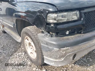 2005 Chevrolet Tahoe Z71 z VIN 1GNEC13T85R213569, wystawiony jako IAAI lot #42229453 z przebiegiem 371 339 mil mil oraz . Historia ofert i sprzedaży dostępna na DreamBid. Obrazek 6.