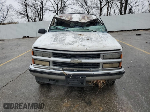 1998 Chevrolet Tahoe z VIN 1GNEK13R4WJ346191, wystawiony jako Copart lot #86583514 z przebiegiem 2 650 816 mil mil oraz Szkoda całkowita • Salvage title. Historia ofert i sprzedaży dostępna na DreamBid. Obrazek 5.