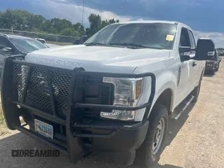 2018 Ford F-250 XL z VIN 1FT7X2B60JEC67165, wystawiony jako IAAI lot #42843681 z przebiegiem 184 448 mil mil oraz . Historia ofert i sprzedaży dostępna na DreamBid. Obrazek 28.