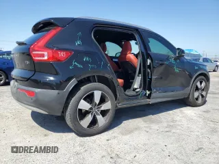 2019 Volvo XC40 Momentum z VIN YV4162UK3K2110085, wystawiony jako Copart lot #54075235 z przebiegiem 32 305 mil mil oraz Szkoda całkowita • Salvage title. Historia ofert i sprzedaży dostępna na DreamBid. Obrazek 3.