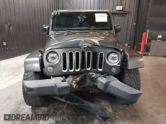 2017 Jeep Wrangler Unlimited Sahara z VIN 1C4BJWEG5HL746971, wystawiony jako IAAI lot #41959241 z przebiegiem 47 458 mil mil oraz . Historia ofert i sprzedaży dostępna na DreamBid. Obrazek 13.
