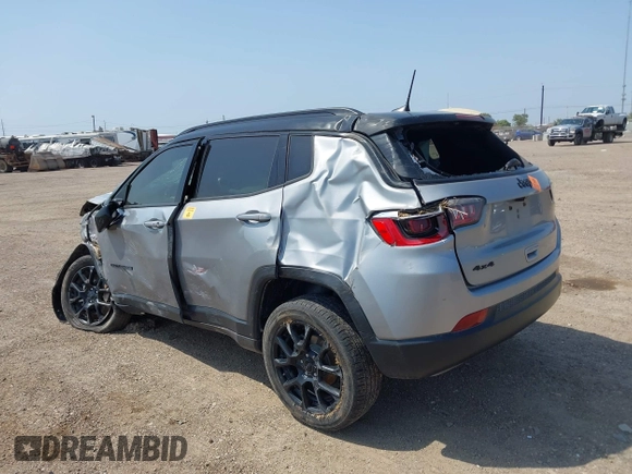 2023 Jeep Compass Latitude z VIN 3C4NJDBN4PT503269, wystawiony jako IAAI lot #41912204 z przebiegiem Nie podano mil oraz . Historia ofert i sprzedaży dostępna na DreamBid. Obrazek 13.