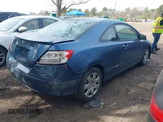 2008 Honda Civic Cpe LX with VIN 2HGFG126X8H551932, listed as a IAAI auction lot 42123060 with 114,479 mi miles. Bid and sale history available at carsss.com. Image 4.