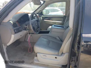 2007 Chevrolet Suburban LTZ with VIN 3GNFK16307G242439, listed as a IAAI auction lot 41860044 with 96,390 mi miles. Bid and sale history available at carsss.com. Image 4.