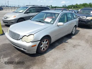 2003 Mercedes-Benz C 240 z VIN WDBRH61J03F325869, wystawiony jako IAAI lot #42416077 z przebiegiem Nie podano mil oraz . Historia ofert i sprzedaży dostępna na DreamBid. Obrazek 2.