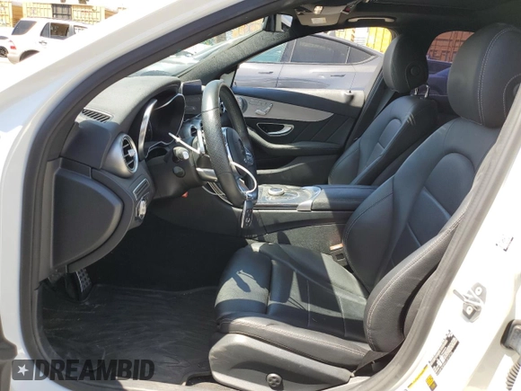 2019 Mercedes-Benz C 300 с VIN 55SWF8DB9KU313733, выставлен на аукционе Copart как лот 57355745 с пробегом 42 301 миль миль и Списание • Salvage title. История ставок и продаж доступна на DreamBid. Изображение 7.