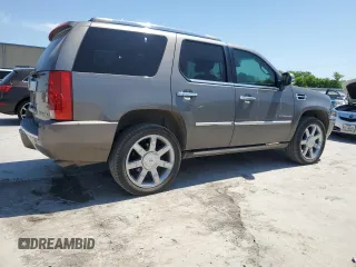 2012 Cadillac Escalade Luxury z VIN 1GYS3BEF6CR105077, wystawiony jako Copart lot #52988045 z przebiegiem 144 186 mil mil oraz Tytuł czysty. Historia ofert i sprzedaży dostępna na DreamBid. Obrazek 3.