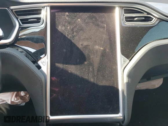 2013 Tesla Model S Performance z VIN 5YJSA1CP6DFP27686, wystawiony jako Copart lot #65083215 z przebiegiem Nie podano mil oraz Szkoda całkowita • Salvage title. Historia ofert i sprzedaży dostępna na DreamBid. Obrazek 9.