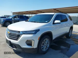 2023 Chevrolet Traverse LT Cloth z VIN 1GNERGKW7PJ323950, wystawiony jako IAAI lot #42019061 z przebiegiem 20 040 mil mil oraz . Historia ofert i sprzedaży dostępna na DreamBid. Obrazek 18.
