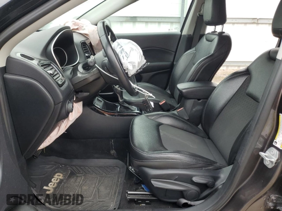 2018 Jeep Compass Latitude z VIN 3C4NJCBB7JT407630, wystawiony jako Copart lot #54610415 z przebiegiem 68 676 mil mil oraz Szkoda całkowita • Salvage title. Historia ofert i sprzedaży dostępna na DreamBid. Obrazek 7.