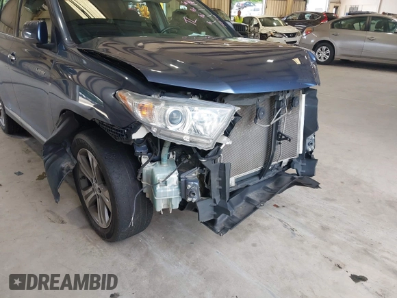 2011 Toyota Highlander Limited with VIN 5TDYK3EH8BS026066, listed as a IAAI auction lot 42646319 with 118,317 mi miles and . Bid and sale history available at DreamBid. Image 17.